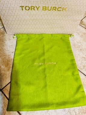 Tory Burch Olive Green Drawstring Storage Bag. NEW